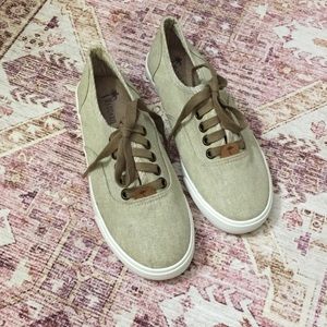 Women’s Margaritaville Lace up Sneakers